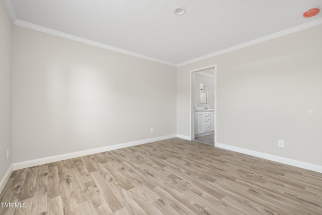 1024 Walnut Ave, Kingsport, TN 37660 - unfurnished room with crown molding and light wood-type flooring
