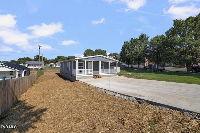 1024 Walnut Ave, Kingsport, TN 37660 - view of front of property with covered porch and driveway