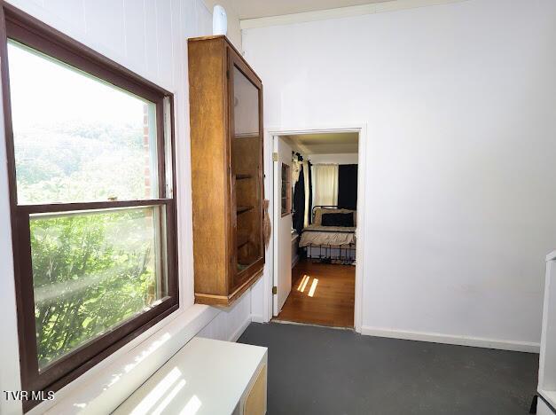 8087 Baptist Valley Rd, North Tazewell, VA 24630 - hallway featuring baseboards