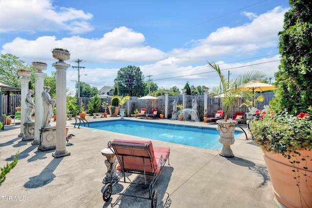 201 W Wanola Ave, Kingsport, TN 37660 - view of swimming pool featuring a fenced backyard and a patio