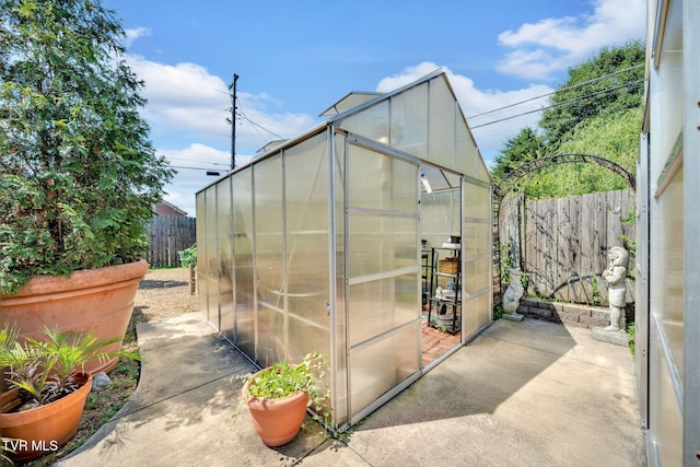 201 W Wanola Ave, Kingsport, TN 37660 - view of greenhouse featuring a fenced backyard