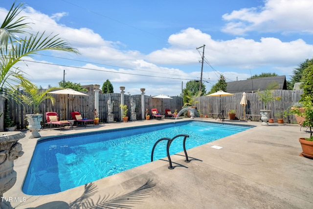 201 W Wanola Ave, Kingsport, TN 37660 - view of swimming pool featuring a patio area and a fenced backyard