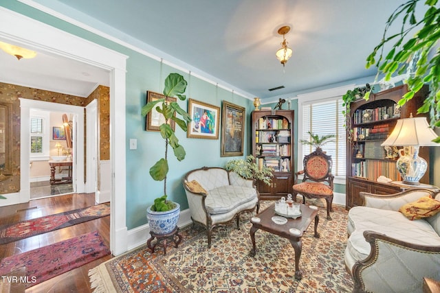 201 W Wanola Ave, Kingsport, TN 37660 - sitting room featuring wood finished floors and baseboards