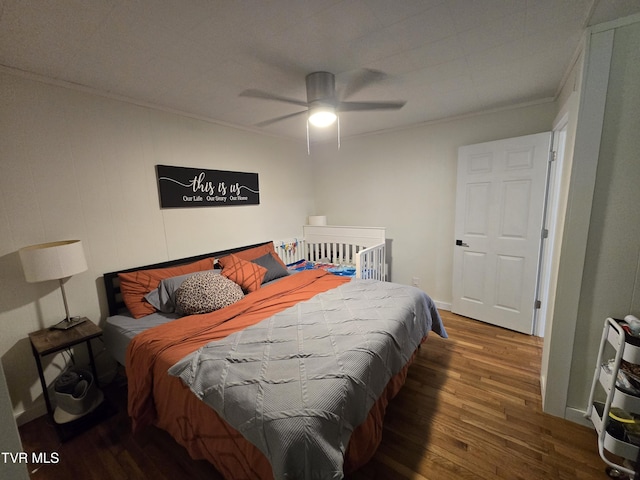 1358 Bristol Hwy, Elizabethton, TN 37643 - bedroom featuring wood finished floors, ornamental molding, and ceiling fan