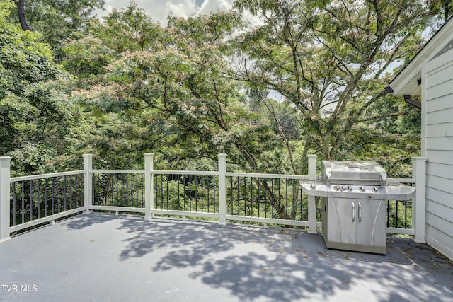 2 Longview Ln, Kingsport, TN 37660 - view of patio with grilling area