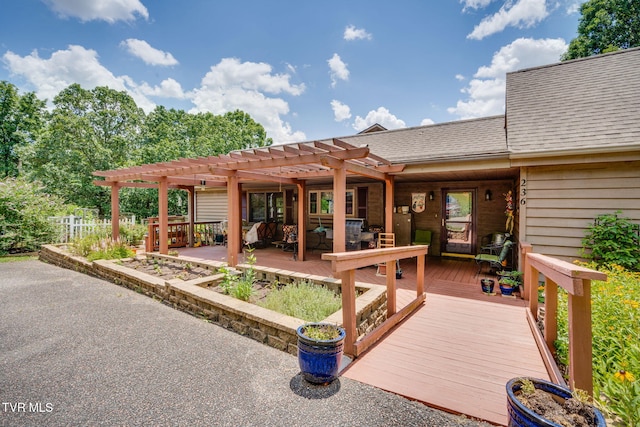 236 Wadlow Gap Rd, Kingsport, TN 37660 - wooden deck with a pergola