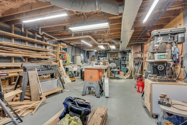 236 Wadlow Gap Rd, Kingsport, TN 37660 - below grade area with gas water heater and a workshop area