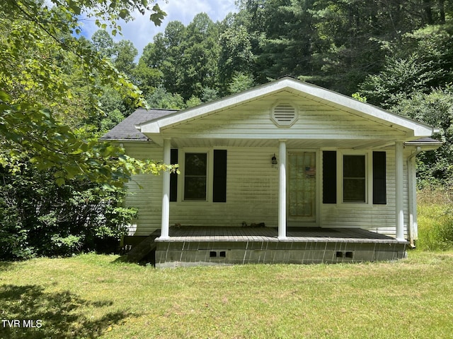 13423 Garyson Rd, Coeburn, VA 24230 - view of front of property with a front yard and a porch
