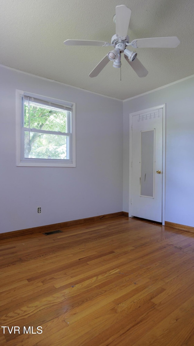 221 Timber Ridge Rd, Jonesborough, TN 37659 - unfurnished room featuring light wood-type flooring and a ceiling fan