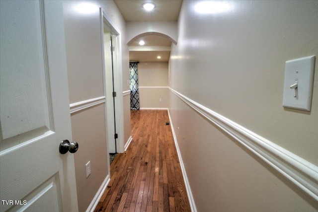 542 Sigman Hollow Rd, Bluff City, TN 37618 - corridor with arched walkways, wood-type flooring, and recessed lighting