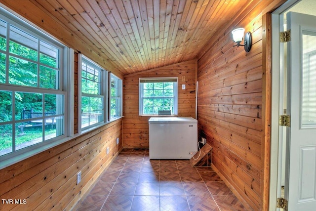 542 Sigman Hollow Rd, Bluff City, TN 37618 - unfurnished sunroom with lofted ceiling