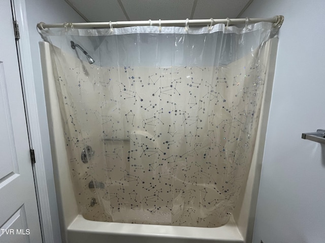 102 Baskins Creek Byp Unit 209, Gatlinburg, TN 37738 - bathroom with shower / tub combo with curtain