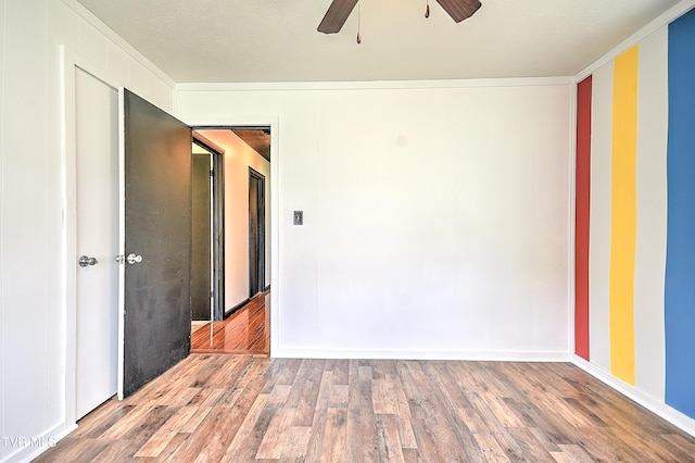 8822 Rich Valley Rd, Bristol, VA 24202 - empty room featuring wood finished floors, a ceiling fan, and crown molding