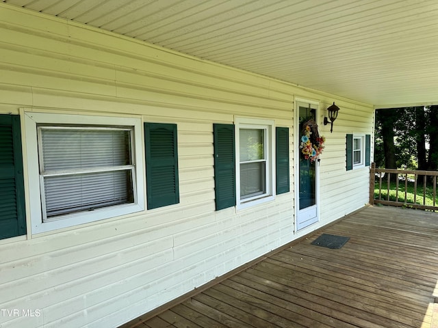 1277 Old Jonesboro Rd, Bristol, TN 37620 - view of wooden porch