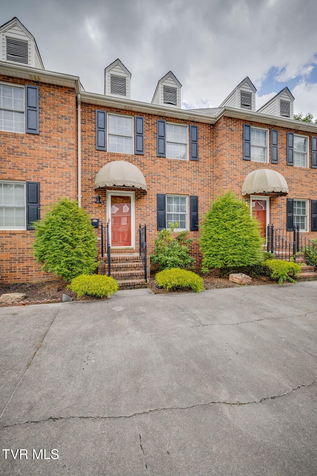 461 Eastley Ct Unit 5, Kingsport, TN 37660 - photo 1