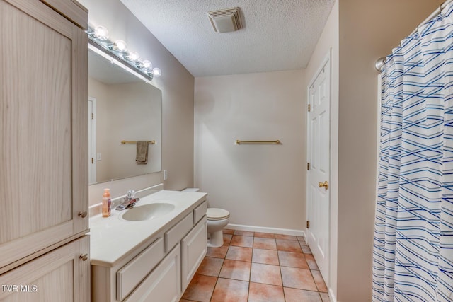 147 Rainbow Cir Unit 147, Bristol, VA 24202 - bathroom featuring vanity, a textured ceiling, tile patterned flooring, and curtained shower