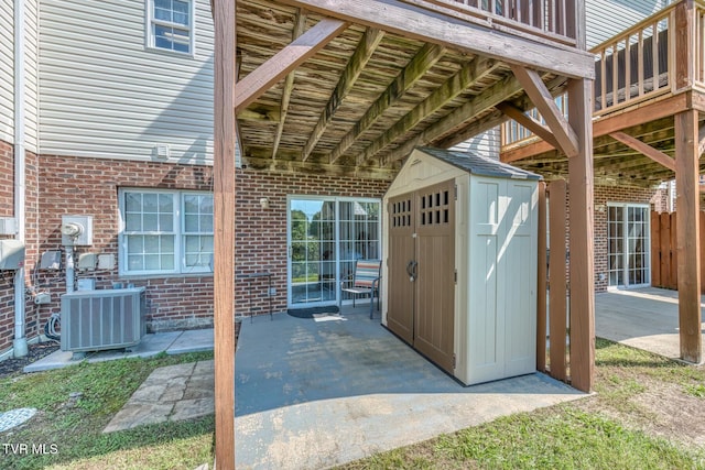 147 Rainbow Cir Unit 147, Bristol, VA 24202 - view of patio / terrace featuring a storage shed