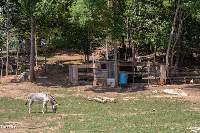 22720 Twin Oaks Rd, Abingdon, VA 24211 - view of yard featuring exterior structure and an outbuilding