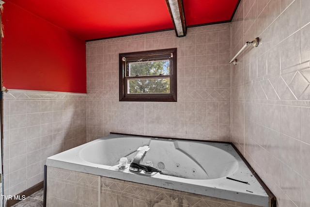 285 Vanover Ln, Jacksboro, TN 37757 - full bath with a whirlpool tub and tile walls