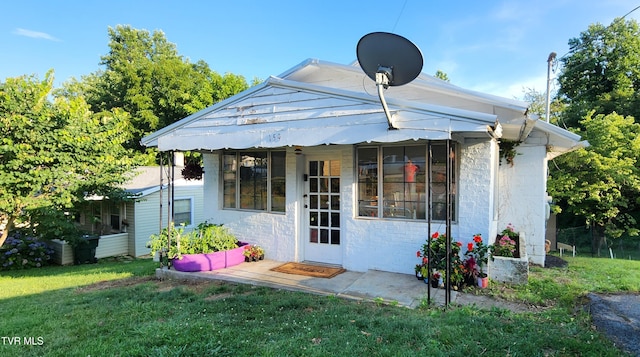 159 Millard St, Bristol, VA 24201 - view of front of property featuring a front lawn and stone siding