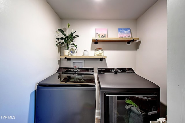 216 3rd St, Erwin, TN 37650 - washroom with washing machine and dryer
