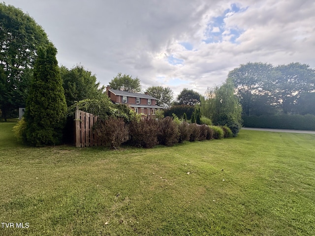 110 Galway Rd, Bristol, TN 37620 - view of grassy yard