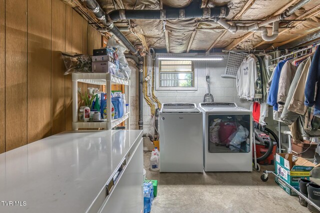 409 Brooklea Cir, Bluff City, TN 37618 - laundry area featuring independent washer and dryer