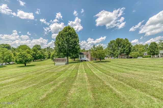 409 Brooklea Cir, Bluff City, TN 37618 - view of grassy yard