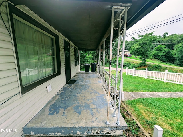 2005 Dc Caney Ridge Rd, Clintwood, VA 24228 - view of porch