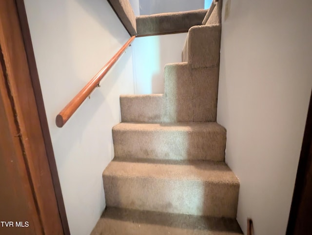 2005 Dc Caney Ridge Rd, Clintwood, VA 24228 - view of stairs