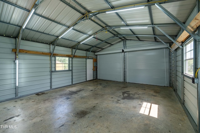 216 Mockingbird Pl, Jonesborough, TN 37659 - garage with metal wall