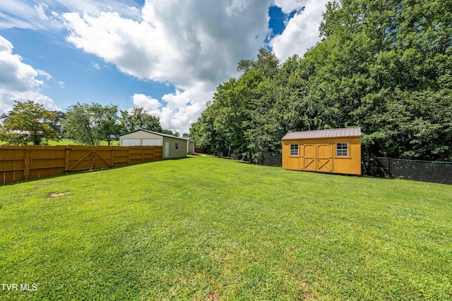 216 Mockingbird Pl, Jonesborough, TN 37659 - fenced backyard featuring a shed