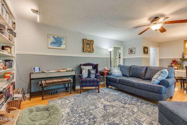 312 Timberlane Rd, Bristol, TN 37620 - living room featuring wood finished floors and a ceiling fan