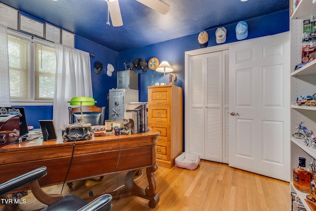 312 Timberlane Rd, Bristol, TN 37620 - home office with wood finished floors and a ceiling fan