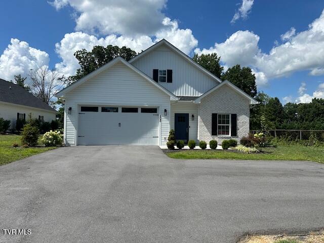 205 Mayflower Rd, Johnson City, TN 37601 - photo 1