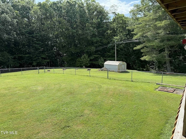 2818 Dungannon Rd, Coeburn, VA 24230 - fenced backyard with a storage shed