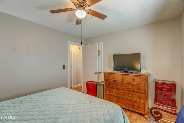 107 Dover Ln, Bristol, TN 37620 - bedroom with light wood-style floors and a ceiling fan