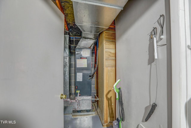 107 Dover Ln, Bristol, TN 37620 - view of utility room