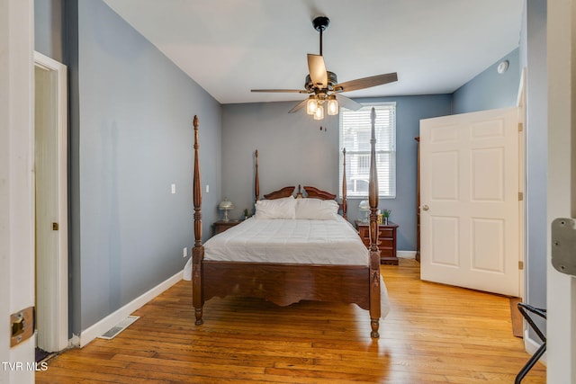 522 Alabama St, Bristol, TN 37620 - bedroom with light wood finished floors and ceiling fan