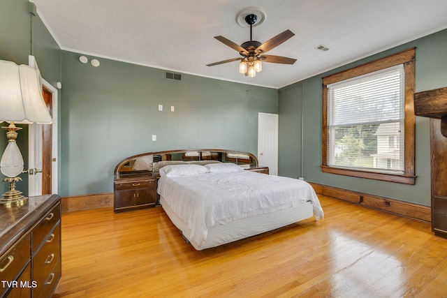 522 Alabama St, Bristol, TN 37620 - bedroom featuring light wood-type flooring, crown molding, and ceiling fan