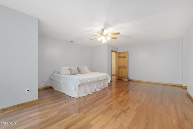 2019 Ridgeview Dr, Big Stone Gap, VA 24219 - bedroom with light wood finished floors and a ceiling fan