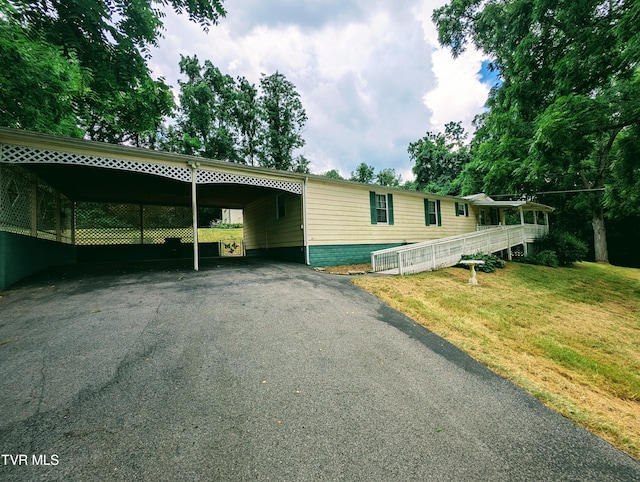 222 Warren Dr, Big Stone Gap, VA 24219 - view of front of house featuring a front yard and asphalt driveway