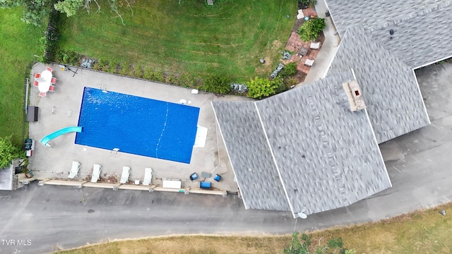 1108 Glen St, Bristol, TN 37620 - aerial view of a pool area