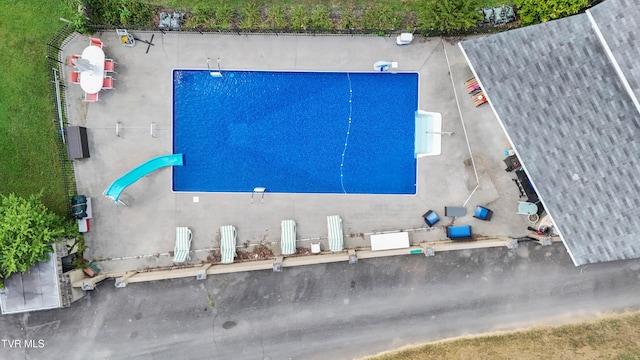 1108 Glen St, Bristol, TN 37620 - aerial view of a pool