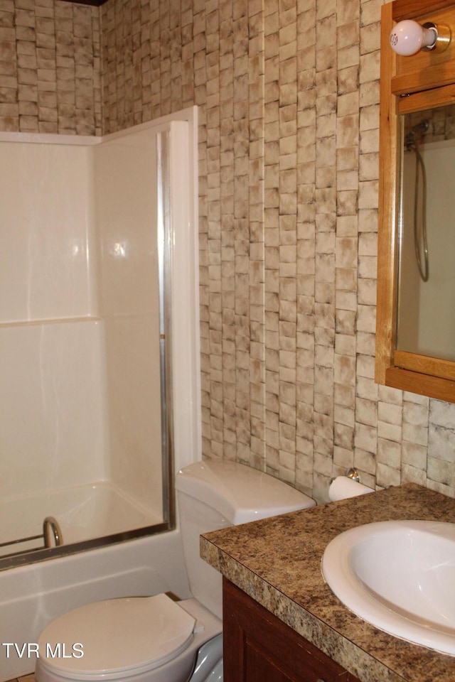 402 Beeline Rd, Duffield, VA 24244 - bathroom with vanity and shower / bath combination