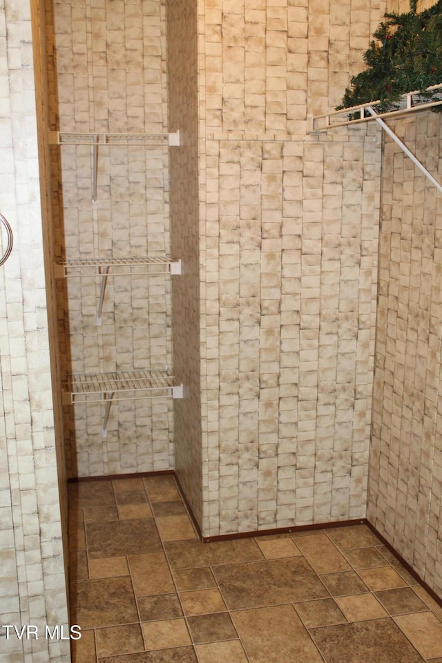 402 Beeline Rd, Duffield, VA 24244 - bathroom featuring stone finish floors