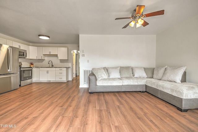 409 Heaton St, Roan Mountain, TN 37687 - photo 5