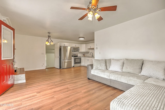 409 Heaton St, Roan Mountain, TN 37687 - photo 6