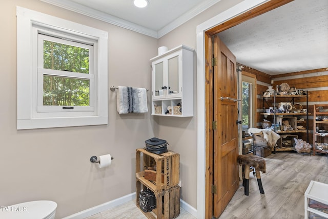2169 Ranch Rd, Dandridge, TN 37725 - bathroom featuring wood finished floors and crown molding
