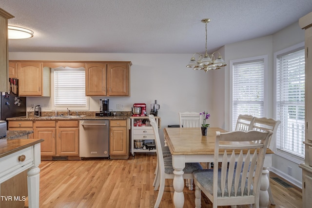 129 Violet Ln, Bluff City, TN 37618 - photo 4
